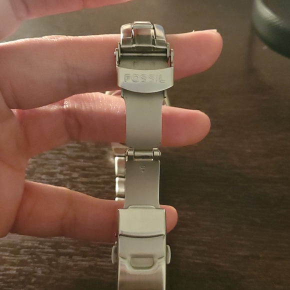 FOSSIL WATCH - Picture 2 of 2